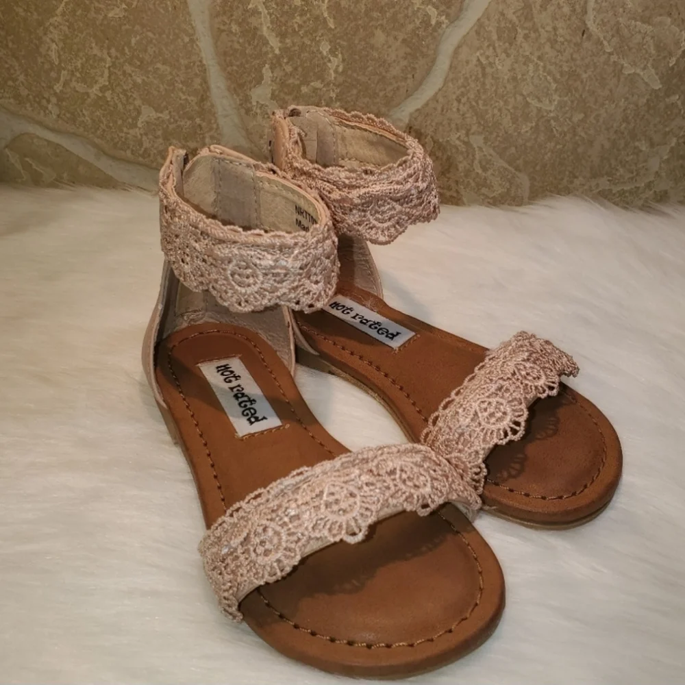 GIRLS SANDALS NOT RATED - Picture 6 of 9